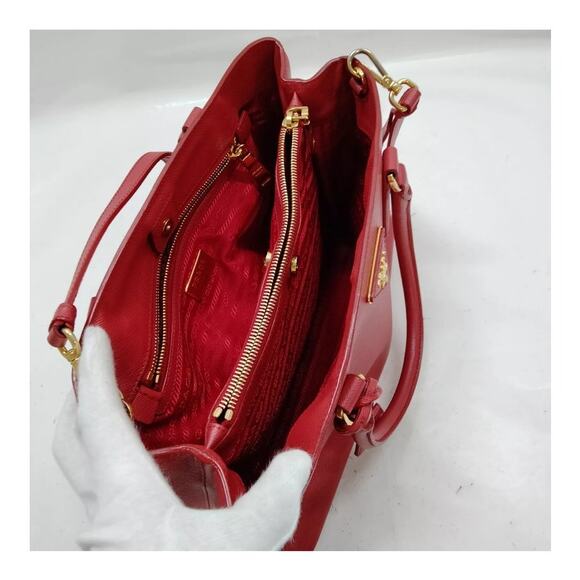 Authentic Prada Red Saffiano Galleria Tote Bag - Picture 7 of 8